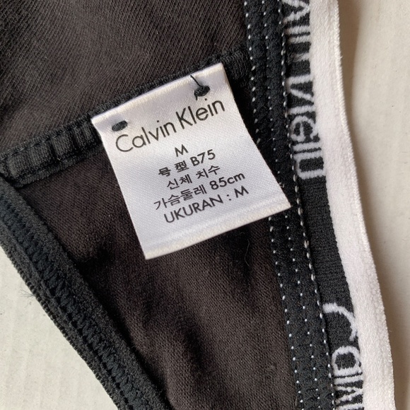 NWOT Calvin Klein Triangle Bralette in Black- Size S - Picture 5 of 8